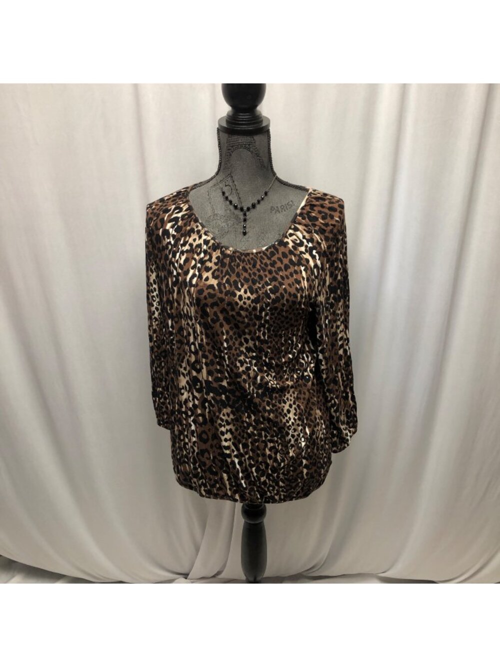 Dana Buchman Leopard Print Top Womens Sz Small Soft Stretchy Blouse Mob Wife